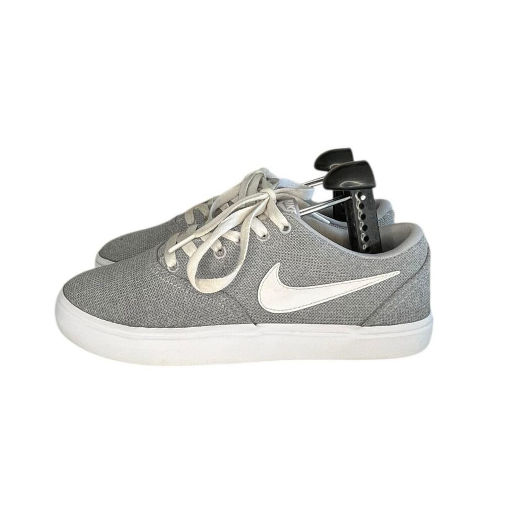 Womens‎ Nike SB Check Solarsoft Low Skate Shoes Size 8.5 Gray White